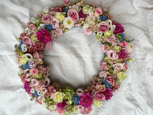 Begravningskrans i rosa & creme